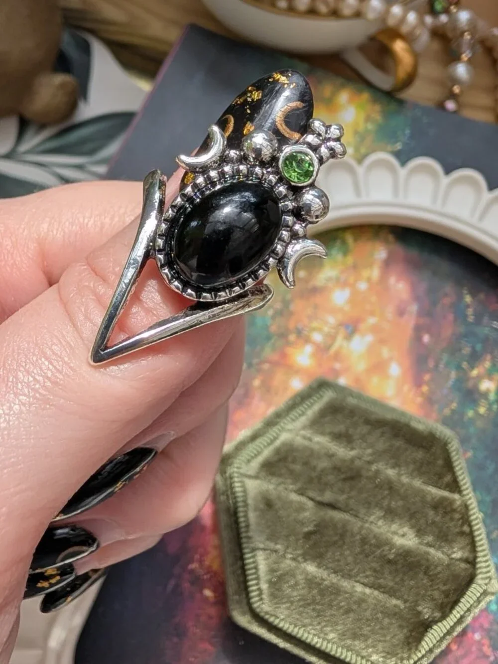 Retro Celestial Silver Tone Ring w/ Faux Onyx, Rhinestone & Moon Details, Size 7